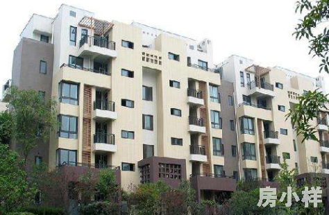 在年末購買小產(chǎn)權(quán)房好還是年初購買小產(chǎn)權(quán)房好？