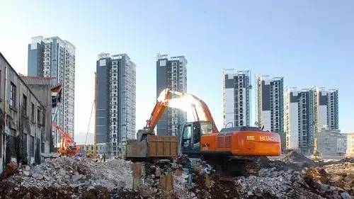 男子王某就將目光瞄準拆遷產生的回遷期房