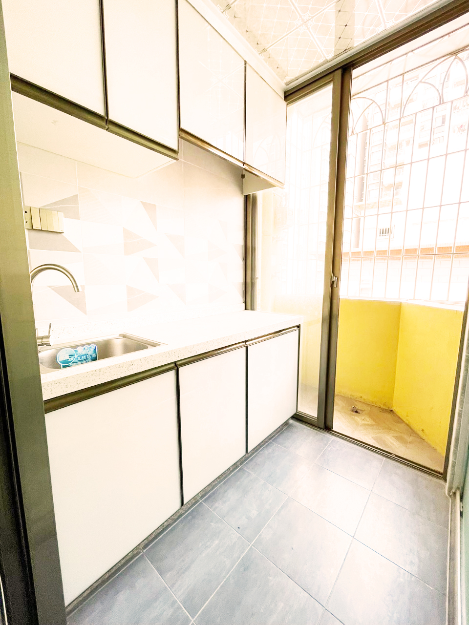 深圳石巖小產(chǎn)權房|云創(chuàng)大廈  68萬/套